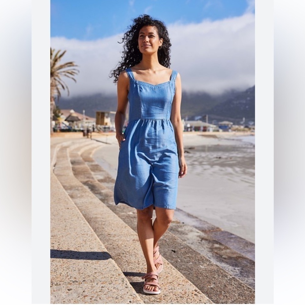Mountain Warehouse 100% Tincel chambray knee length dress SZ 6 blue lightweight